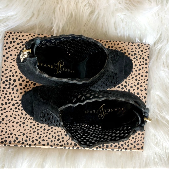 Ivanka Trump Didia Cutout Suede Bootie Black 7.5 - Picture 7 of 15